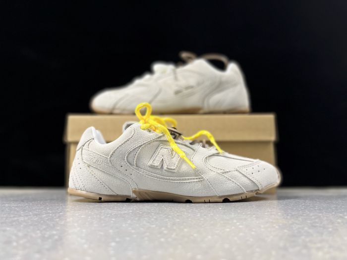 Sneakers MI530 Off White
