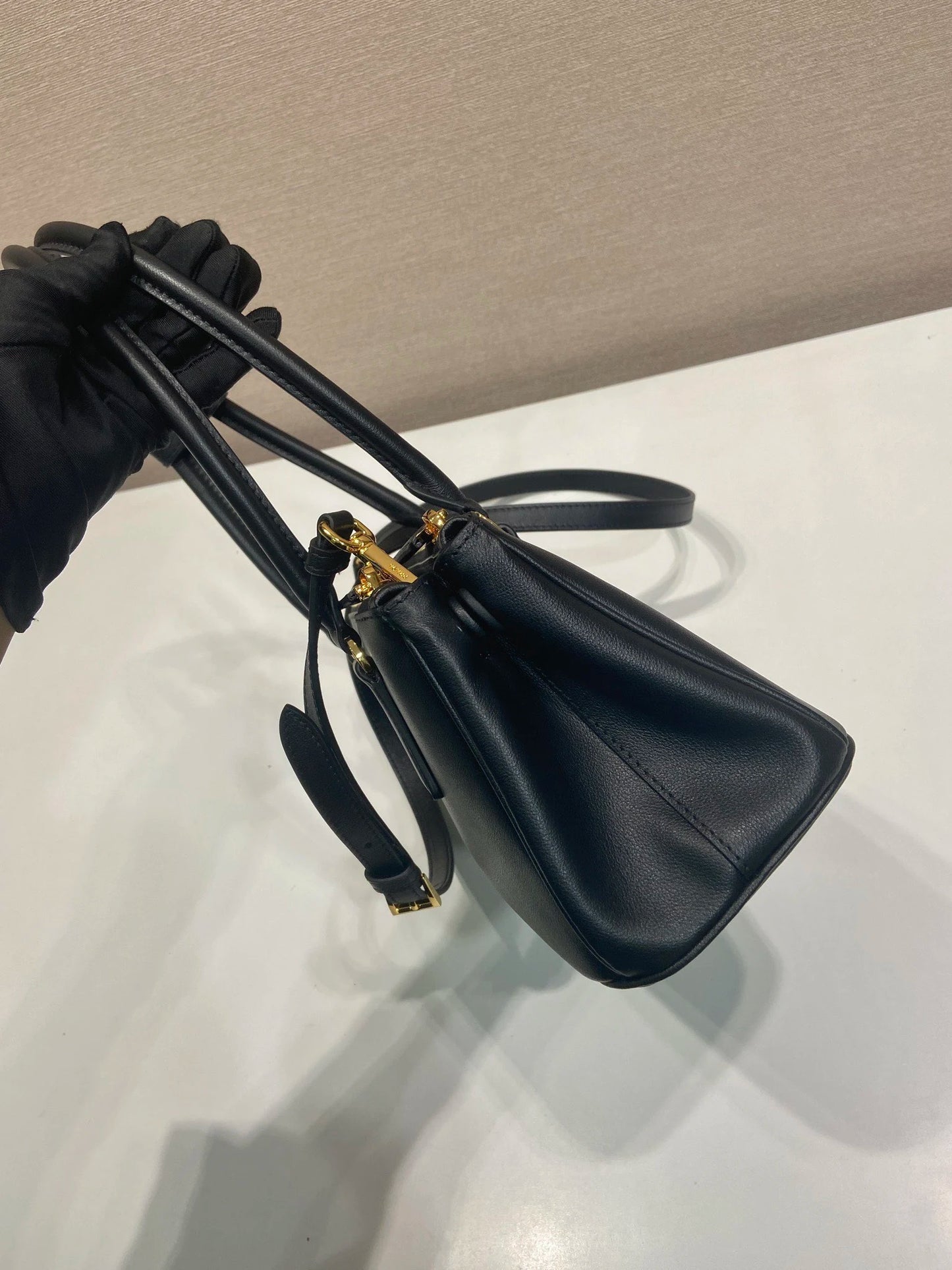 Tas P1BA457