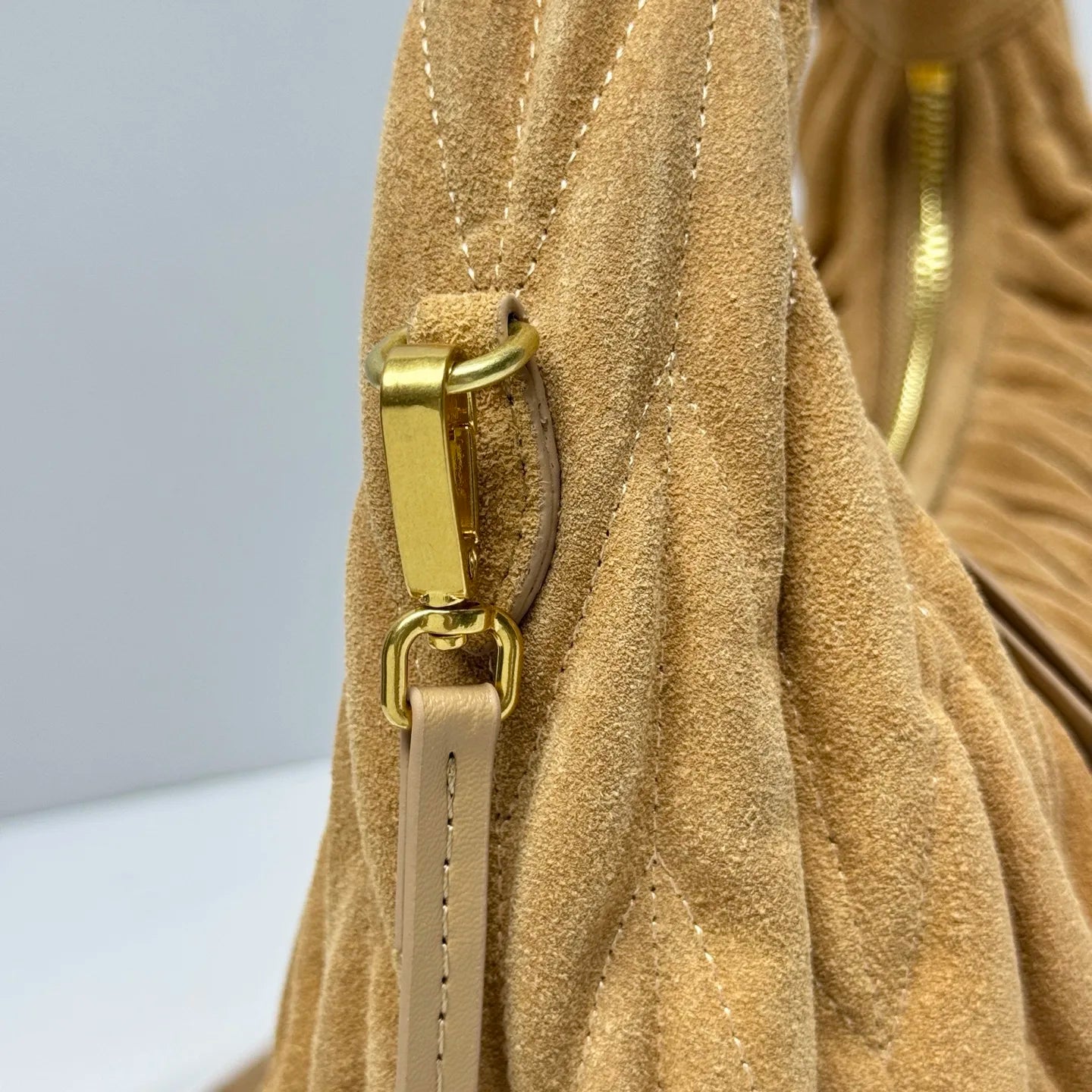 Tas MI 556 Matelassé Suede Beige