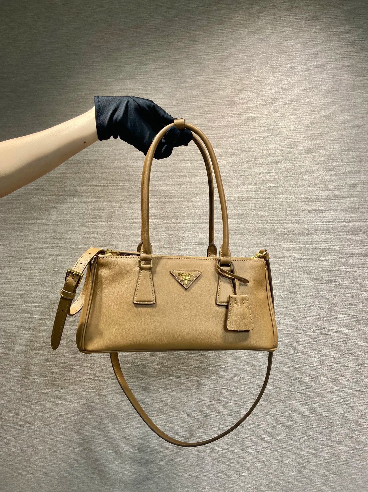 Tas P1BA457