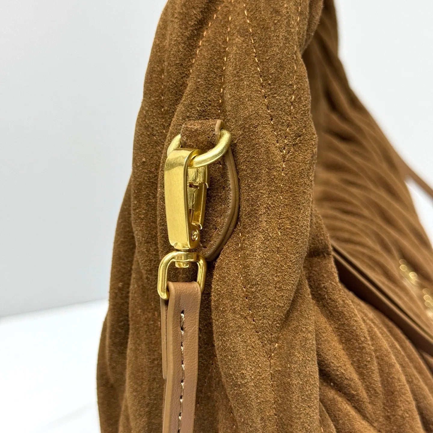 Tasche MI 556 Matelassé Wildleder Brow