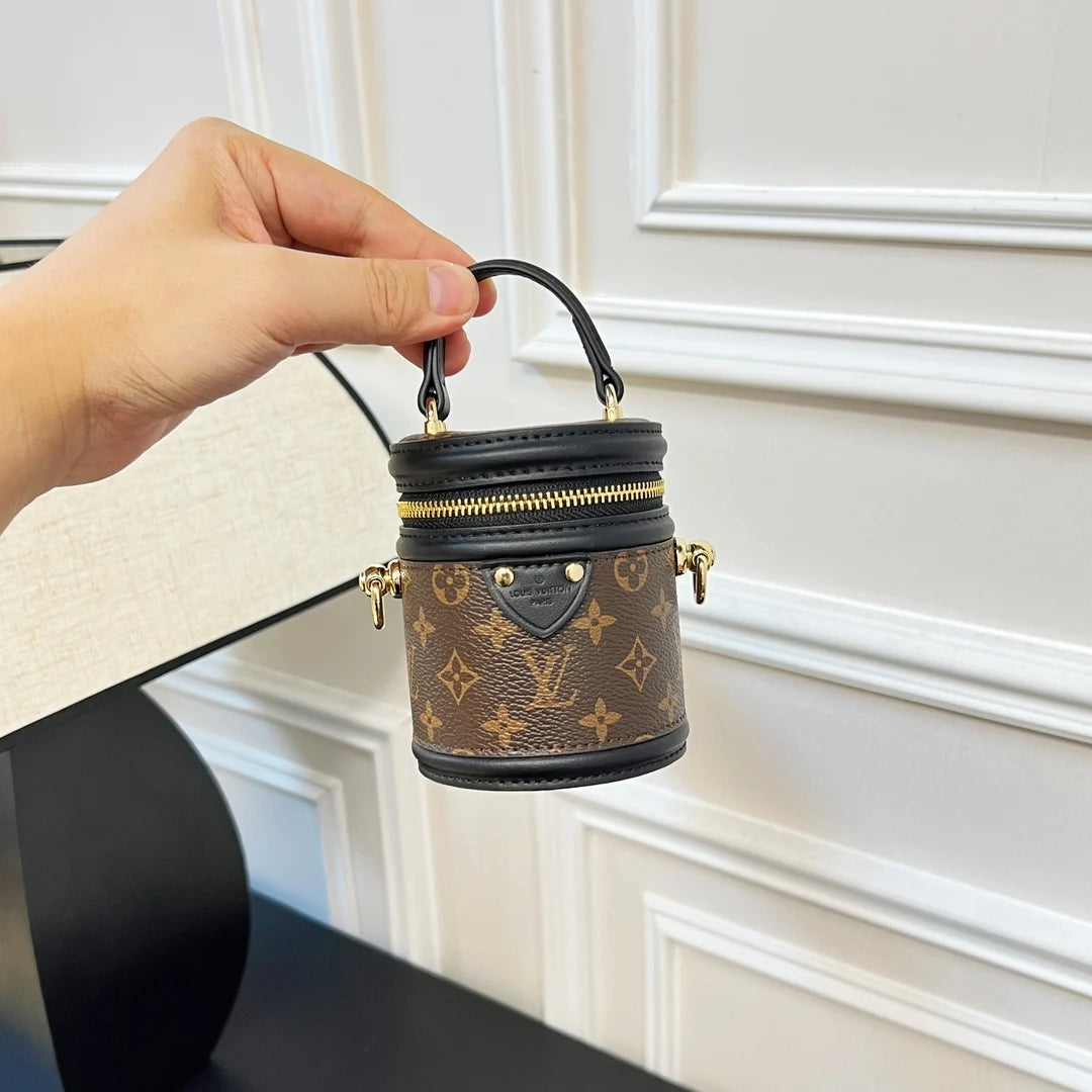 Bag Charm LV895